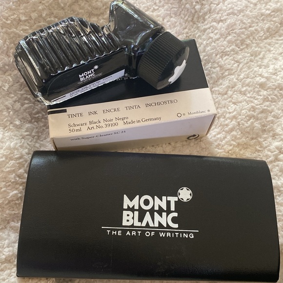 Mont Blanc Burgundy and Gold Pen - Picture 12 of 14